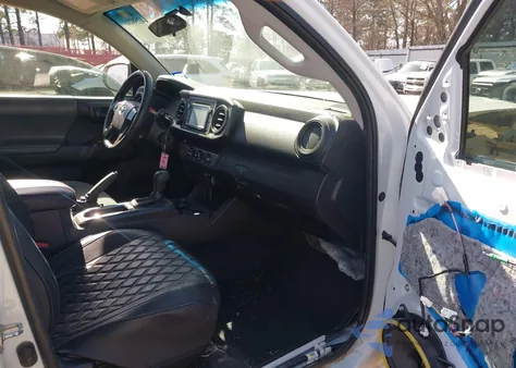 2017 Toyota Tacoma Sr z USA, uszkodzony, nr VIN 5TFAX5GN2HX101204